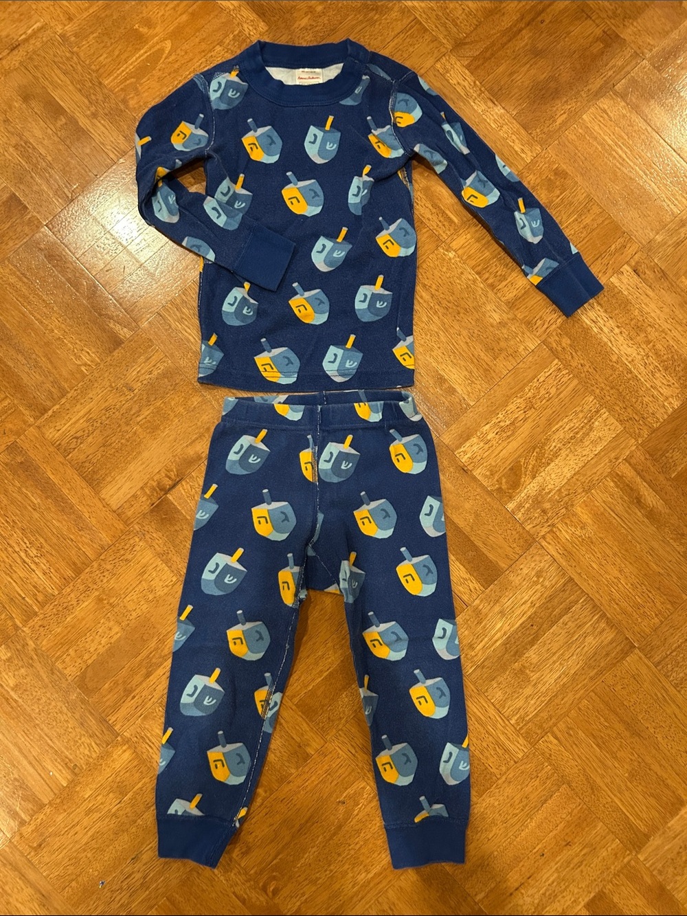 Hanna Andersson Navy Dreidel Print Pajama Set